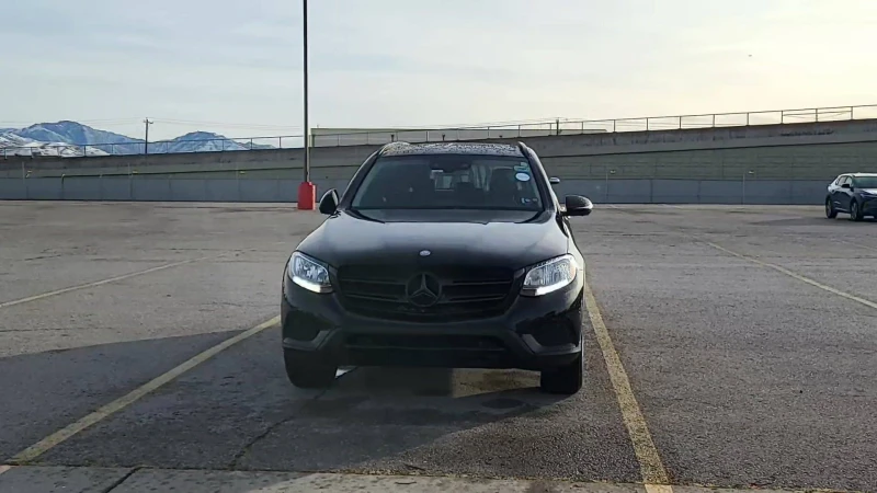 Mercedes-Benz GLC 300 4MATIC/AUTO-PARKING/HEAD-UP/ПАНОРАМА/, снимка 1 - Автомобили и джипове - 48086372