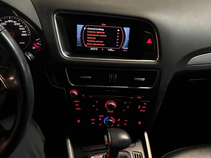 Audi Q5 * 2.0T Komfort * CARFAX * БЕЗ ПЪРВОНАЧАЛНА ВНОСКА, снимка 9 - Автомобили и джипове - 52642456