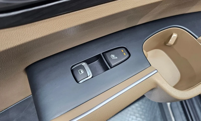 Kia Sorento 4Th Generation Diesel 2.2 2Wd Prestige , снимка 16 - Автомобили и джипове - 53266728