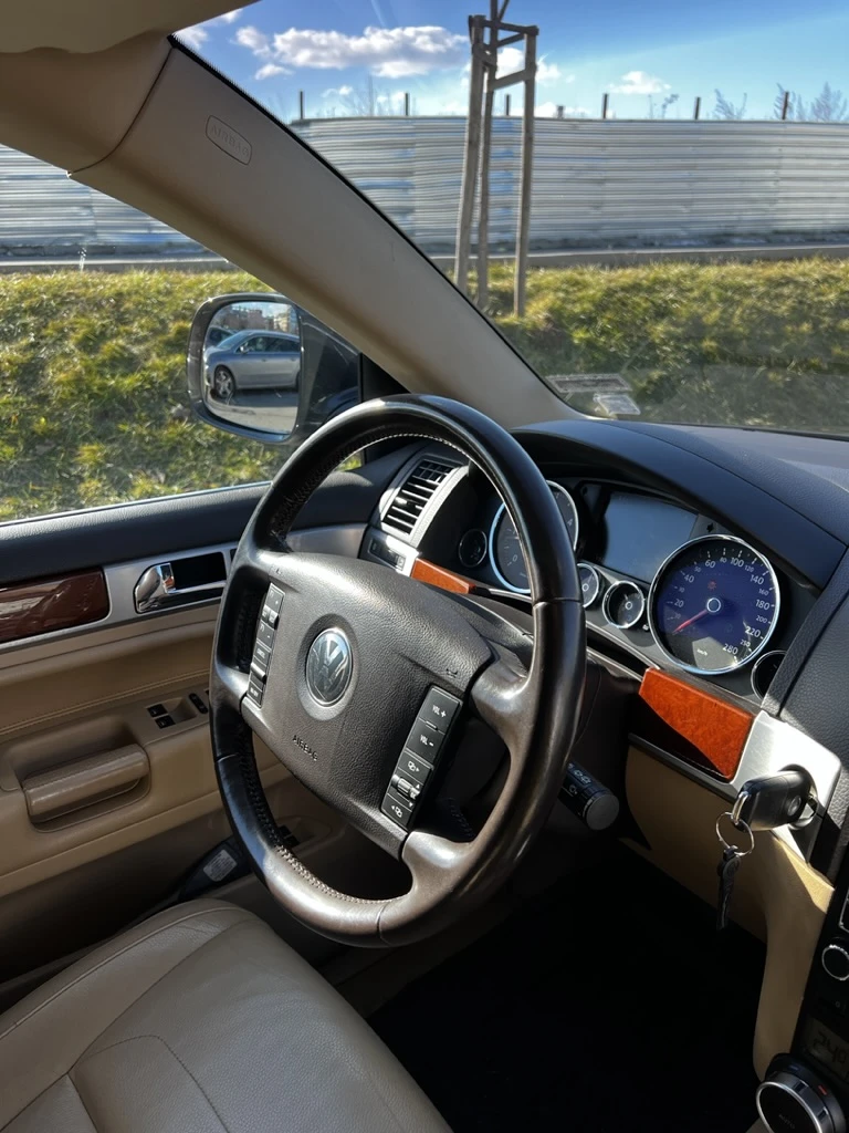 VW Touareg, снимка 14 - Автомобили и джипове - 53742984