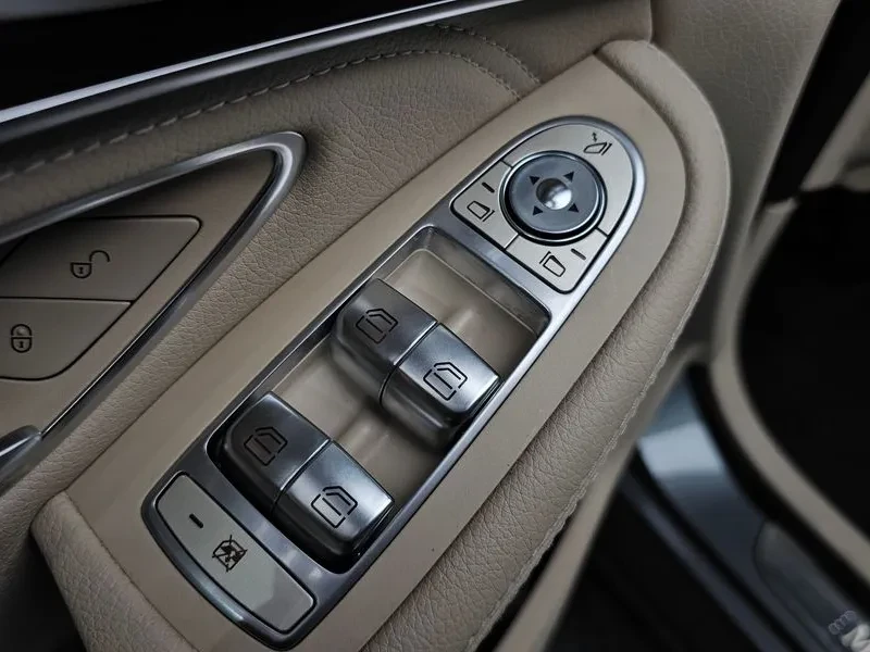 Mercedes-Benz GLC 4MATIC - САМО 30% АВАНС, снимка 16 - Автомобили и джипове - 56005616