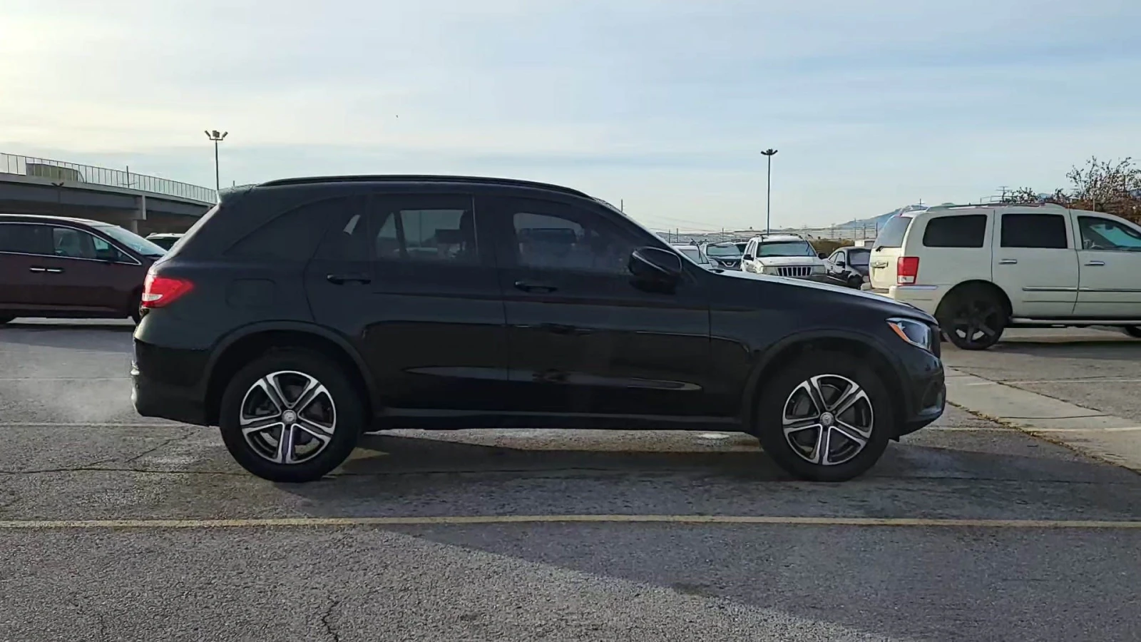 Mercedes-Benz GLC 300 4MATIC/AUTO-PARKING/HEAD-UP/ПАНОРАМА/ - изображение 2