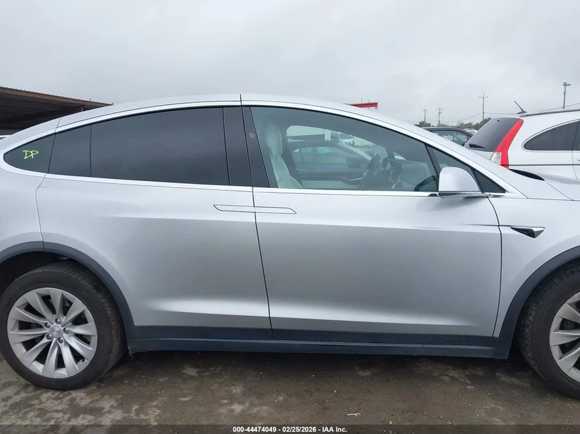 Tesla Model X ELECTRIC All Wheel Drive, снимка 13 - Автомобили и джипове - 53829138