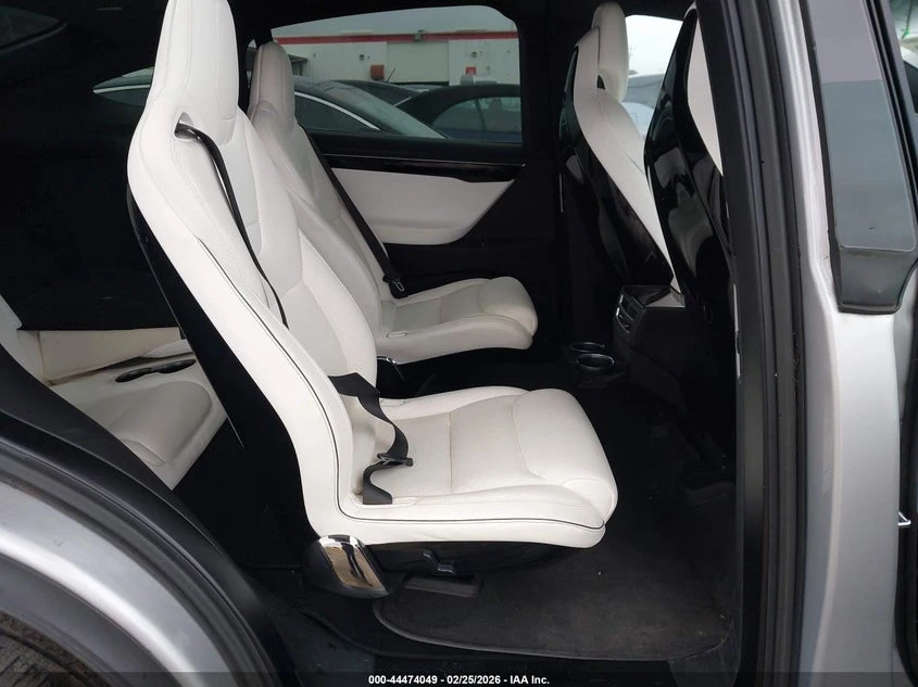 Tesla Model X ELECTRIC All Wheel Drive, снимка 8 - Автомобили и джипове - 53829138