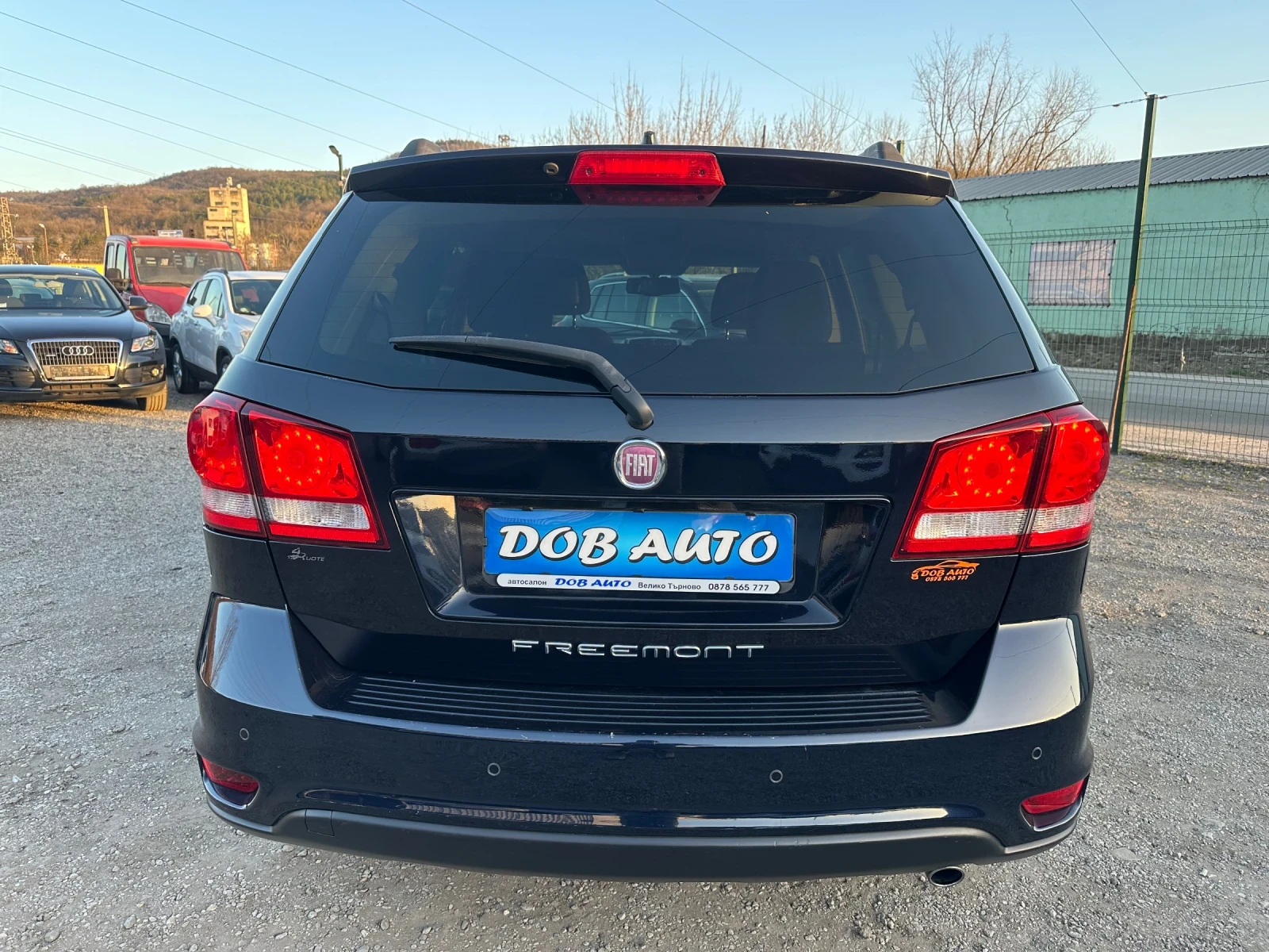 Fiat Freemont 2.0MJT-LOUNGE-7 МЕСТЕН, снимка 4 - Автомобили и джипове - 53835872