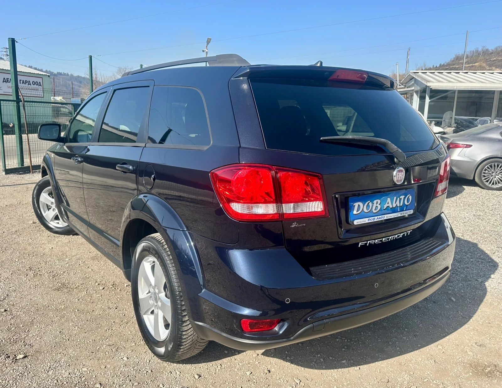 Fiat Freemont 2.0MJT-LOUNGE-7 МЕСТЕН, снимка 3 - Автомобили и джипове - 53835872