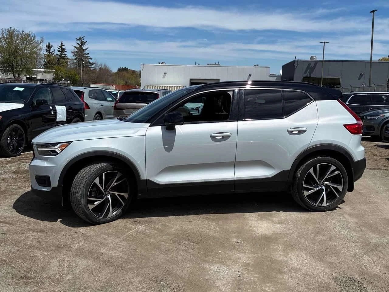 Volvo XC40 R Design  CARFAX, снимка 2 - Автомобили и джипове - 54598509