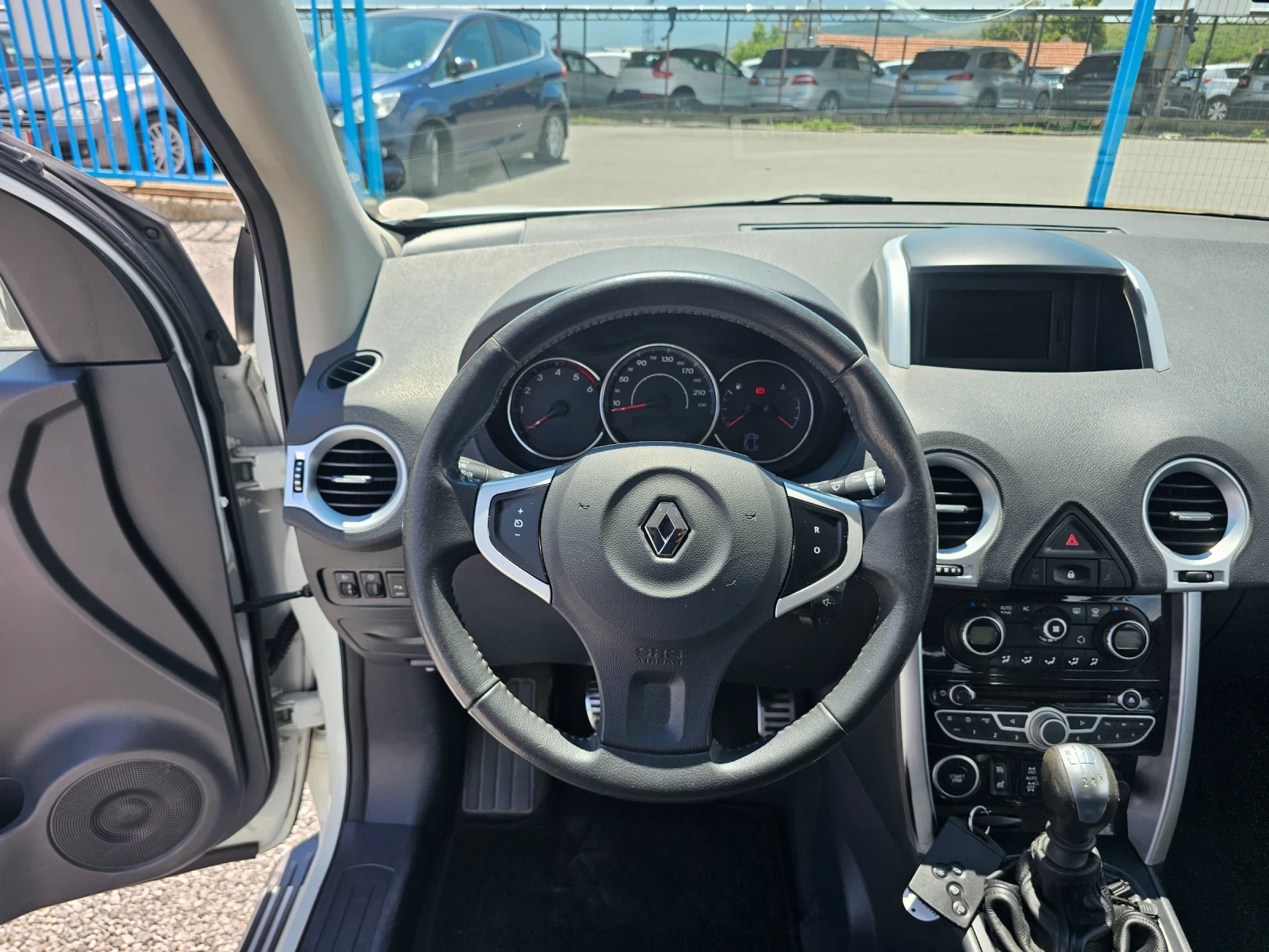 Renault Koleos 2.0tdci 4x4 , снимка 10 - Автомобили и джипове - 55131040