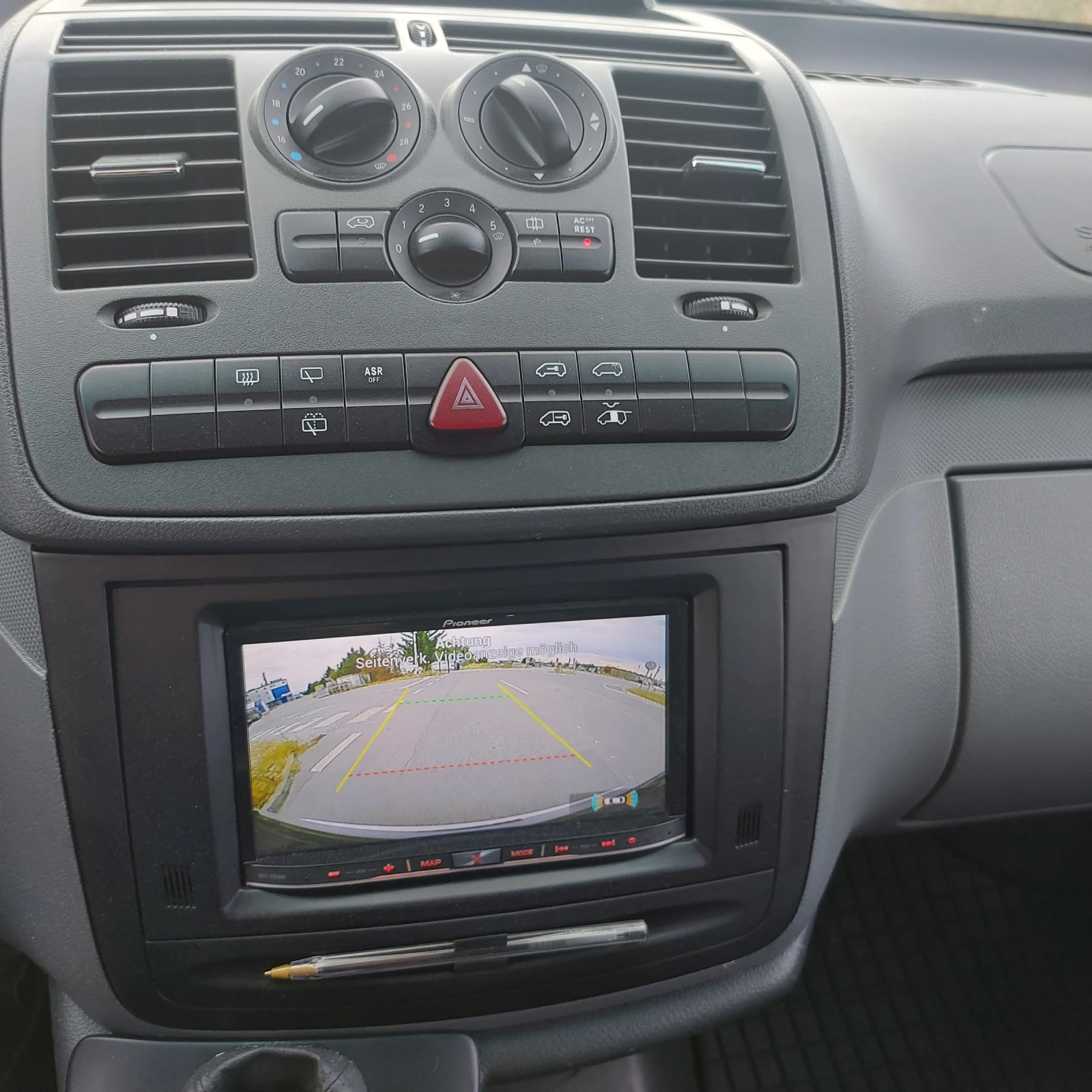 Mercedes-Benz Vito хладилен с климатик, снимка 16 - Бусове и автобуси - 55328157