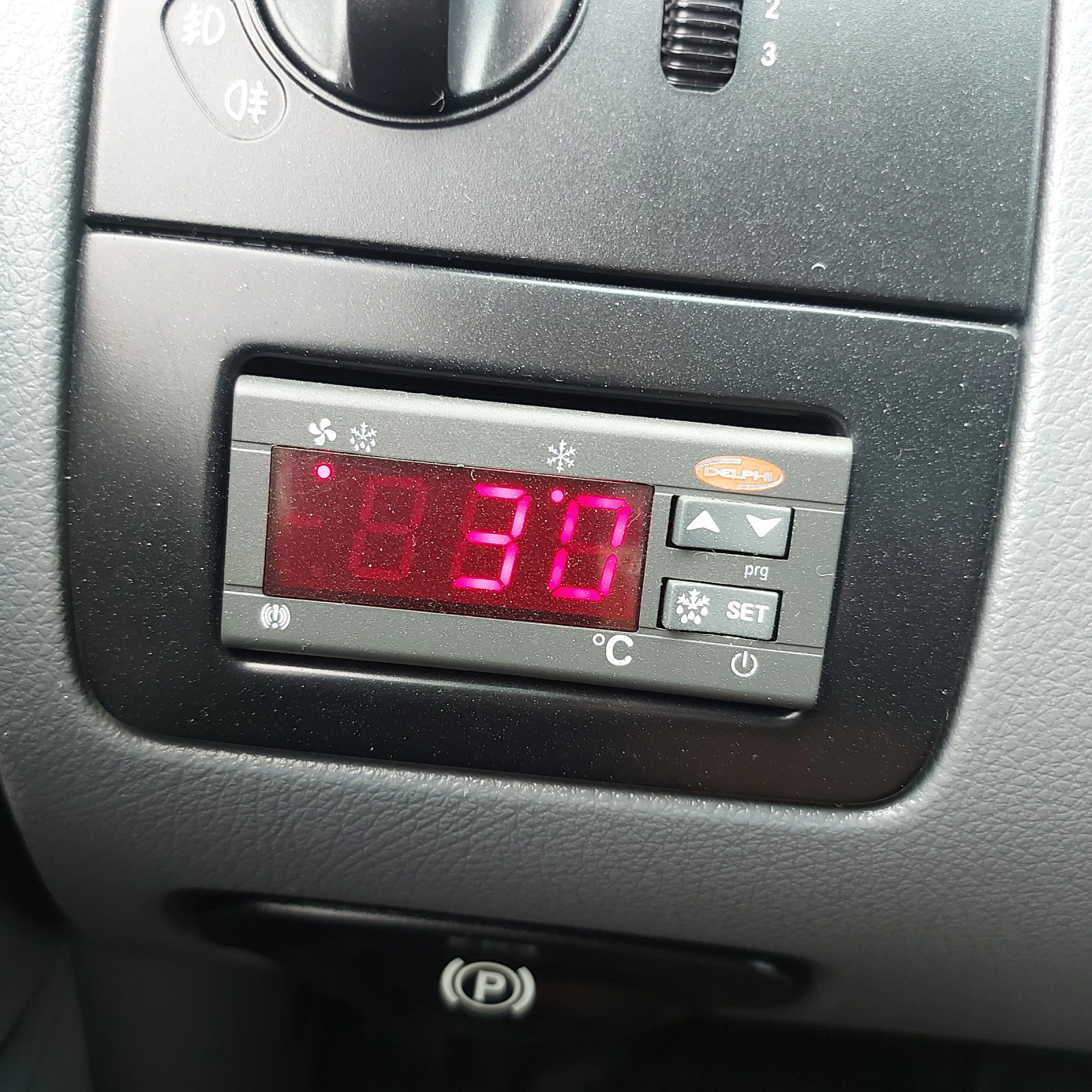 Mercedes-Benz Vito хладилен с климатик, снимка 13 - Бусове и автобуси - 55328157