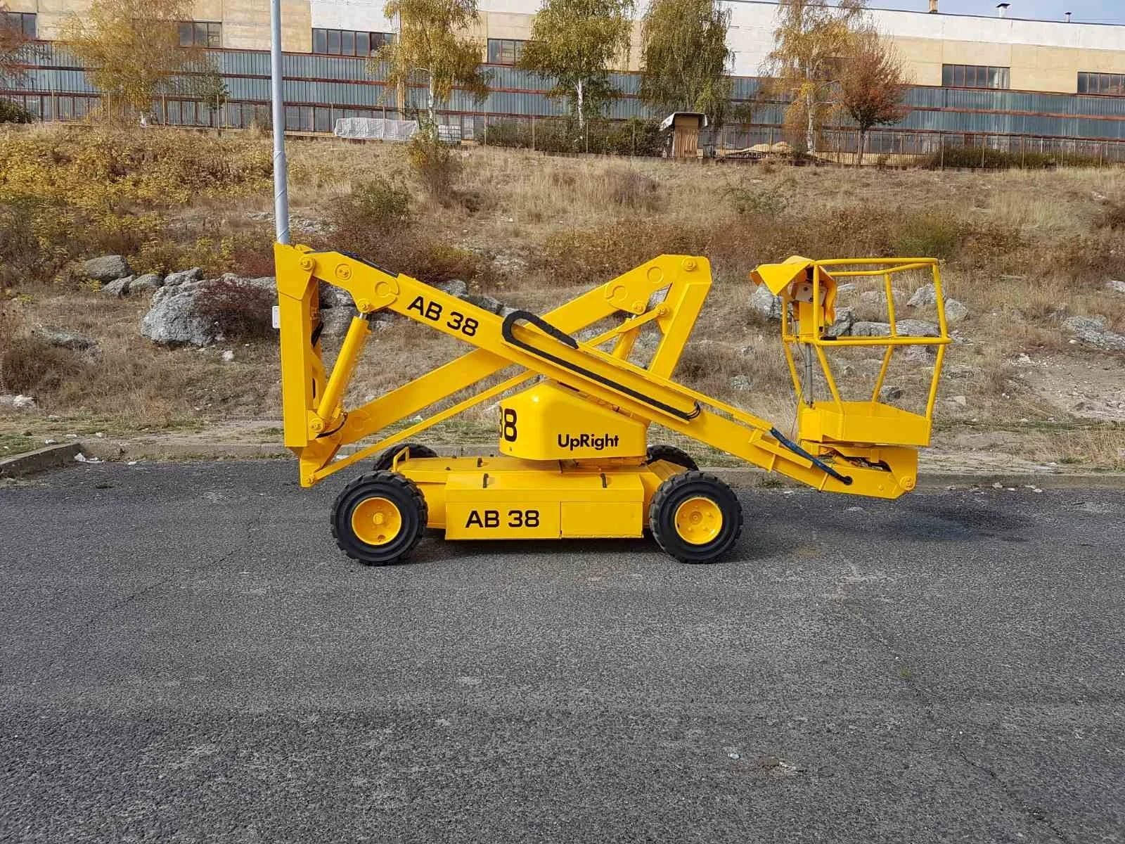 Автовишка Друга марка UpRight AB38