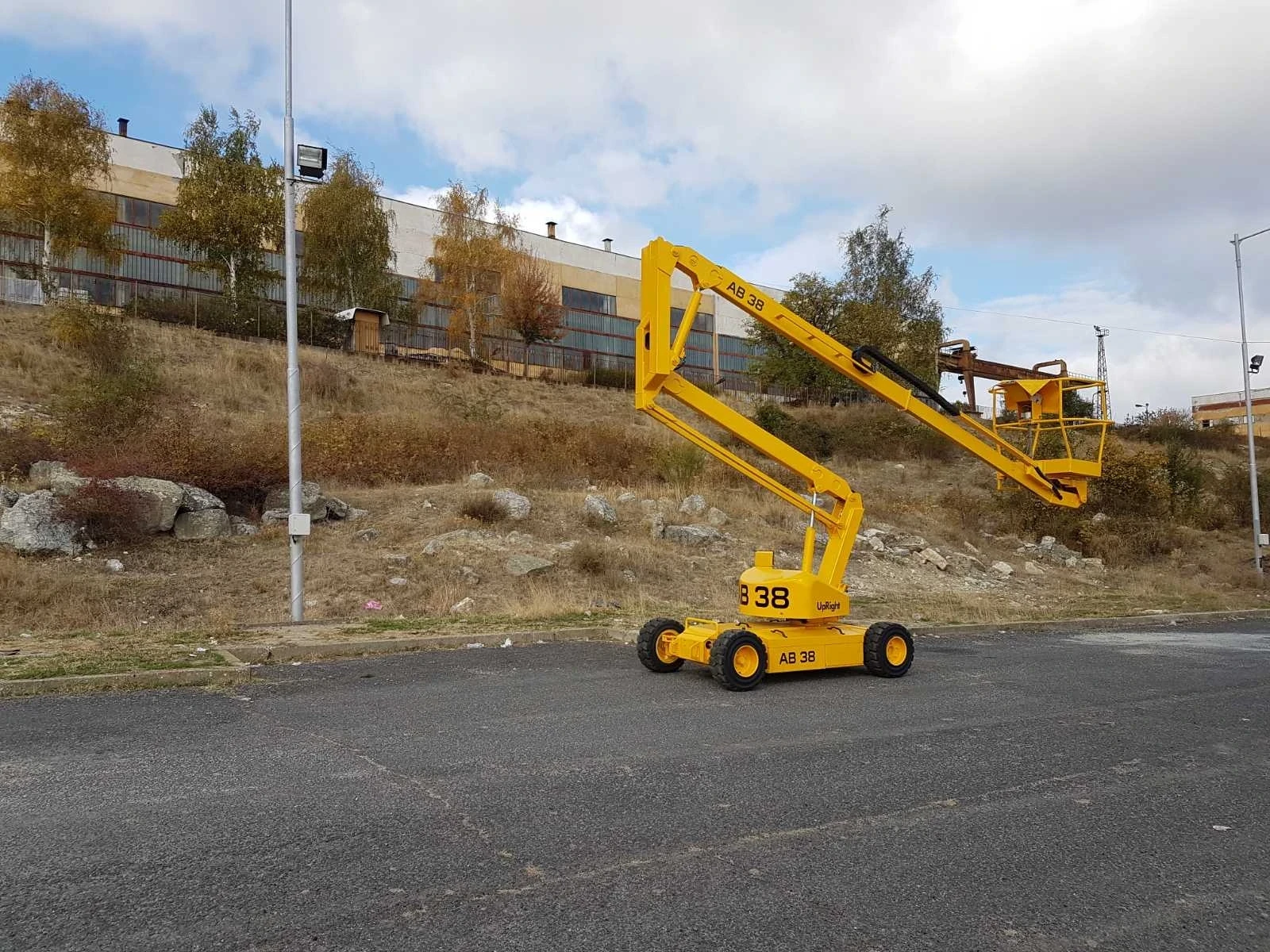 Автовишка Друга марка UpRight AB38, снимка 5 - Индустриална техника - 53935994