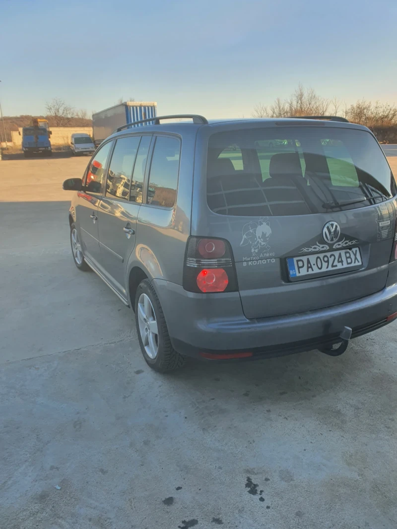 VW Touran, снимка 5 - Автомобили и джипове - 48555171