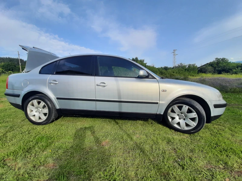 VW Passat 1.9 TDI  6 скорости, снимка 10 - Автомобили и джипове - 48604964