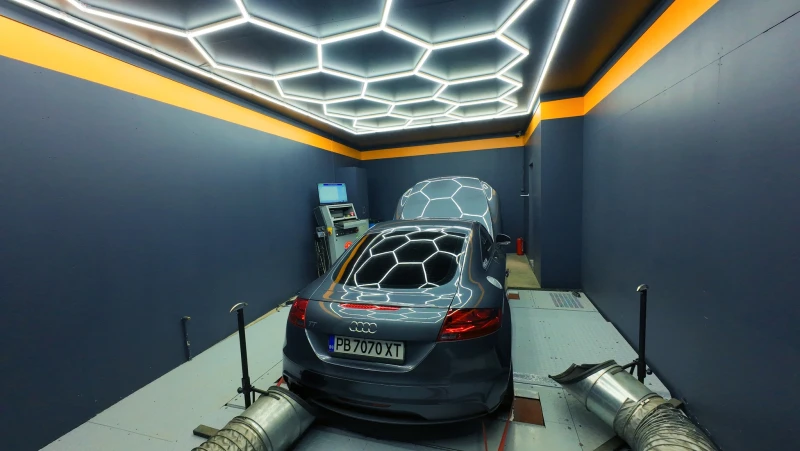 Audi Tt 2.0 TFSI S-Line, снимка 17 - Автомобили и джипове - 52182396