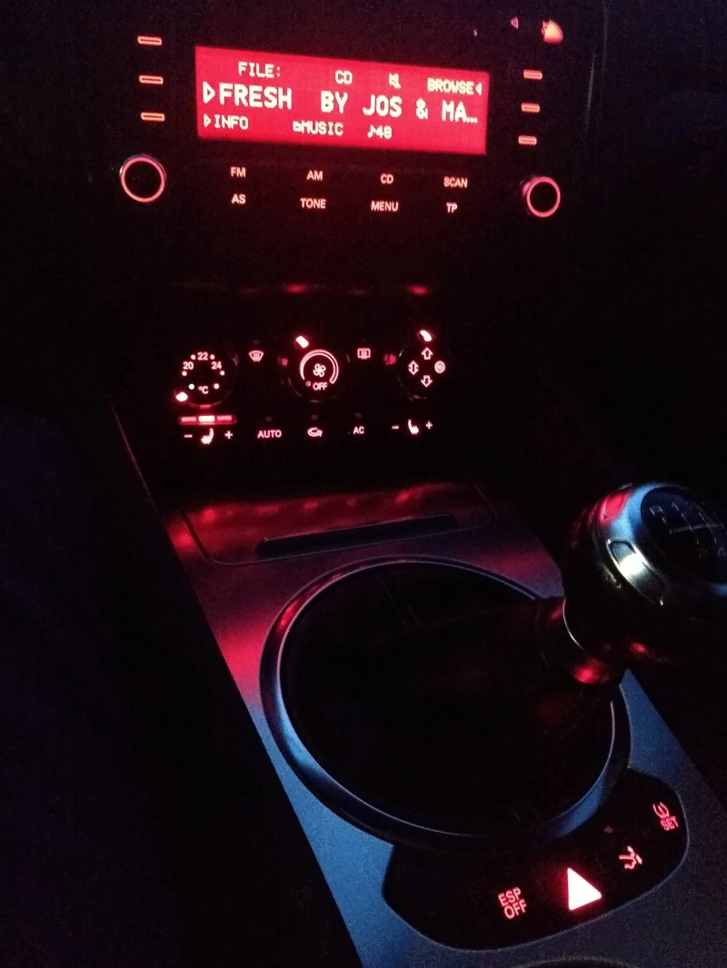 Audi Tt 2.0 TFSI S-Line, снимка 8 - Автомобили и джипове - 52182396