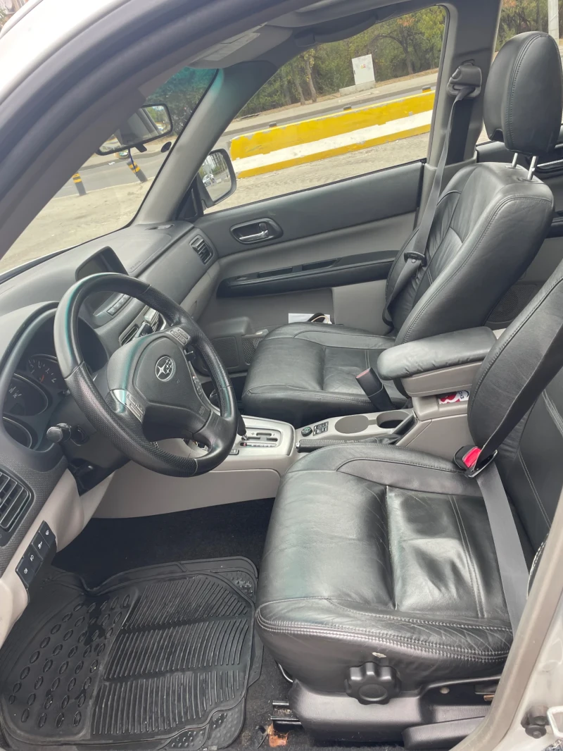 Subaru Forester, снимка 11 - Автомобили и джипове - 52529343