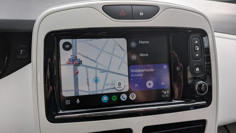 Renault Zoe Z.E. 40 Life + Гаранция, снимка 15 - Автомобили и джипове - 53484102