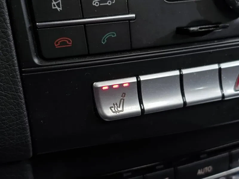 Mercedes-Benz E 220 Bluetech Avant Garde Sports, снимка 17 - Автомобили и джипове - 53876656