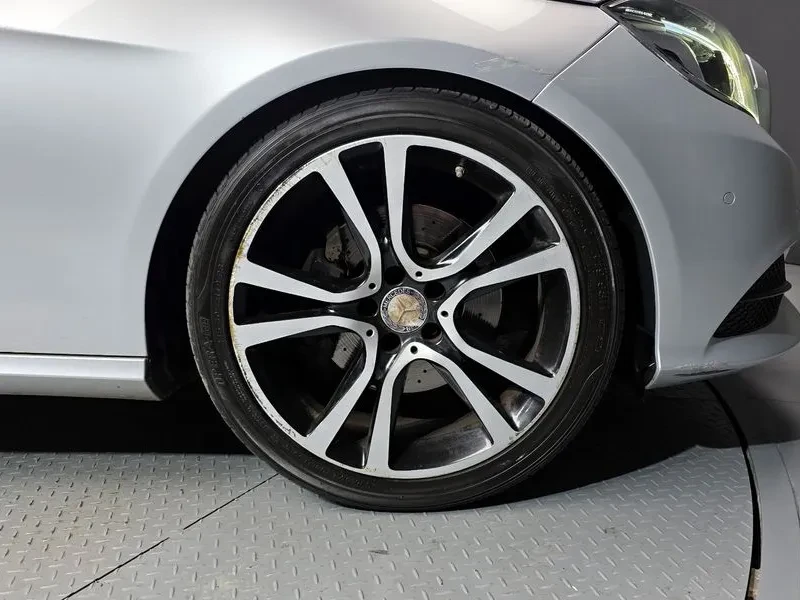 Mercedes-Benz E 220 Bluetech Avant Garde Sports, снимка 5 - Автомобили и джипове - 53876656