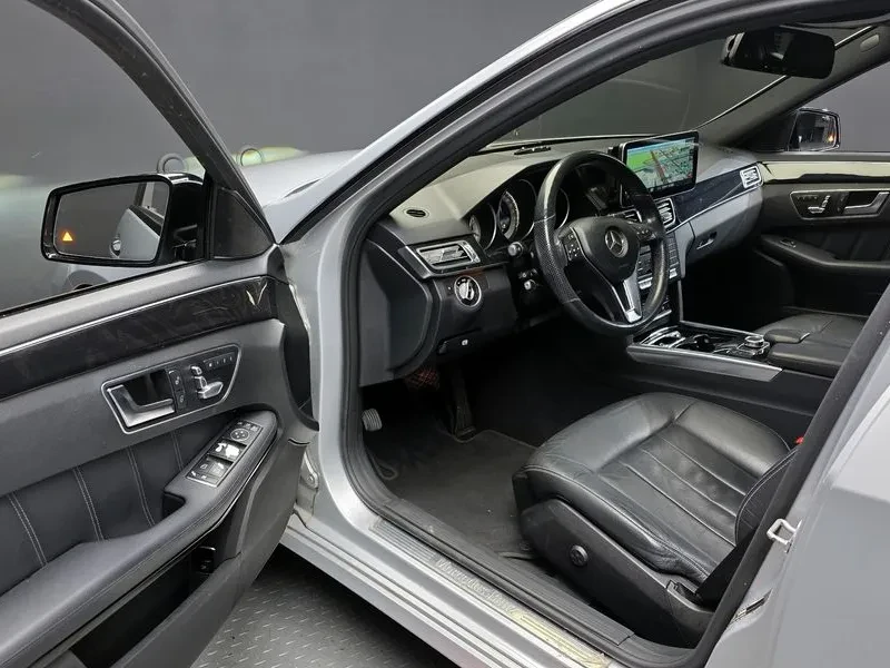 Mercedes-Benz E 220 Bluetech Avant Garde Sports, снимка 11 - Автомобили и джипове - 53876656