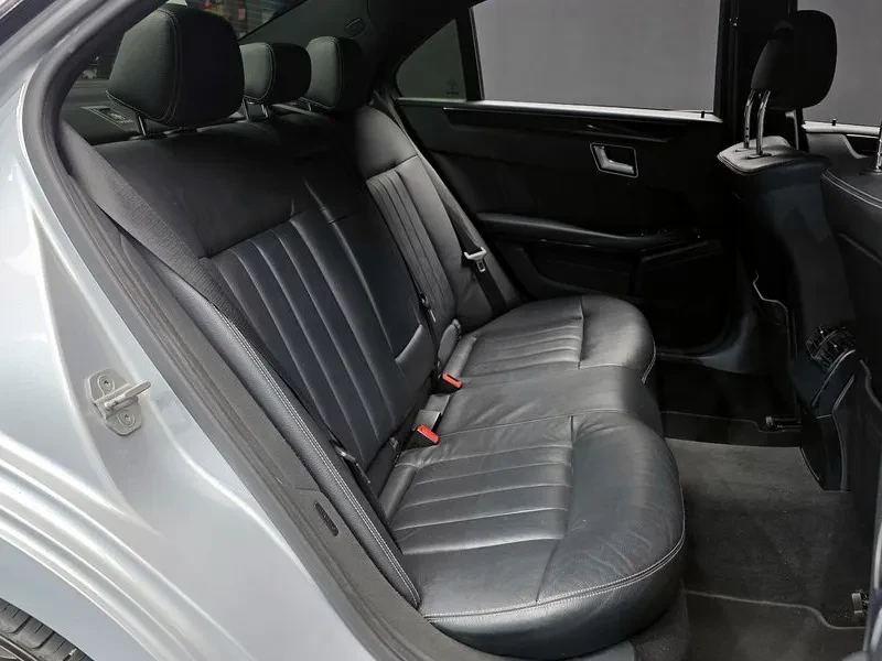 Mercedes-Benz E 220 Bluetech Avant Garde Sports, снимка 12 - Автомобили и джипове - 53876656