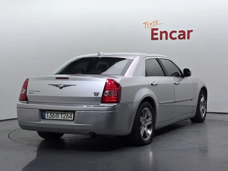 Chrysler 300c 3.5, снимка 2 - Автомобили и джипове - 54326015