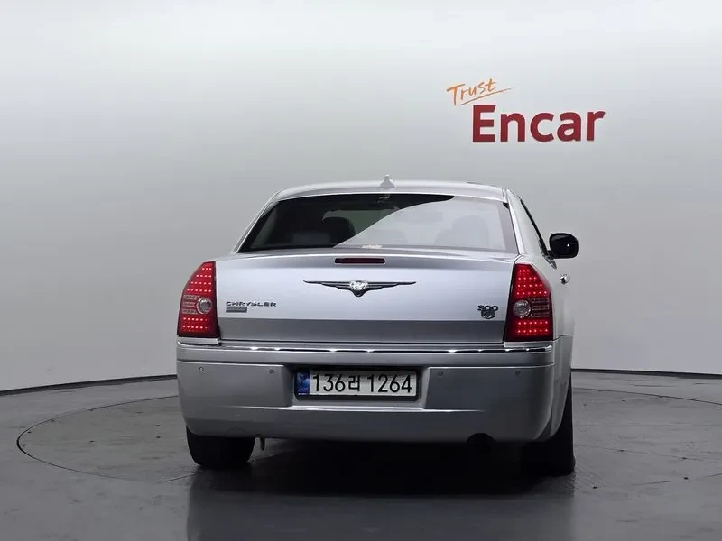 Chrysler 300c 3.5, снимка 4 - Автомобили и джипове - 54326015