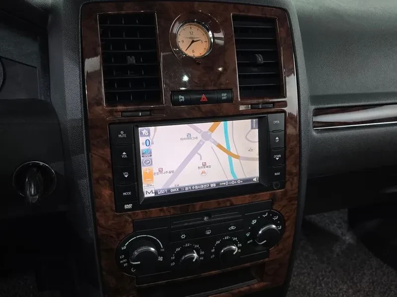 Chrysler 300c 3.5, снимка 14 - Автомобили и джипове - 54326015