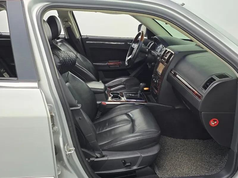 Chrysler 300c 3.5, снимка 11 - Автомобили и джипове - 54326015