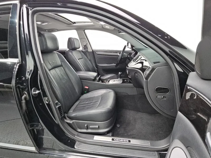 Hyundai Genesis 3.3, снимка 11 - Автомобили и джипове - 54618160