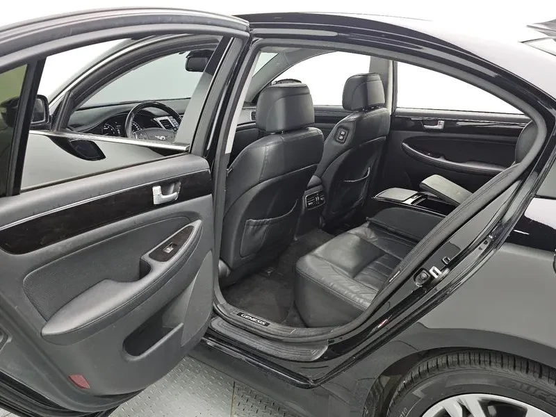 Hyundai Genesis 3.3, снимка 12 - Автомобили и джипове - 54618160