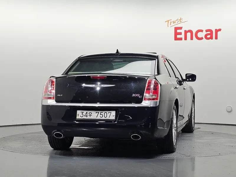 Chrysler 300c 3.6 AWD - САМО 30% АВАНС, снимка 4 - Автомобили и джипове - 55991302
