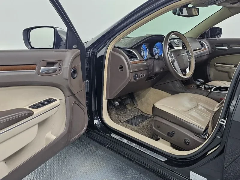 Chrysler 300c 3.6 AWD - САМО 30% АВАНС, снимка 10 - Автомобили и джипове - 55991302