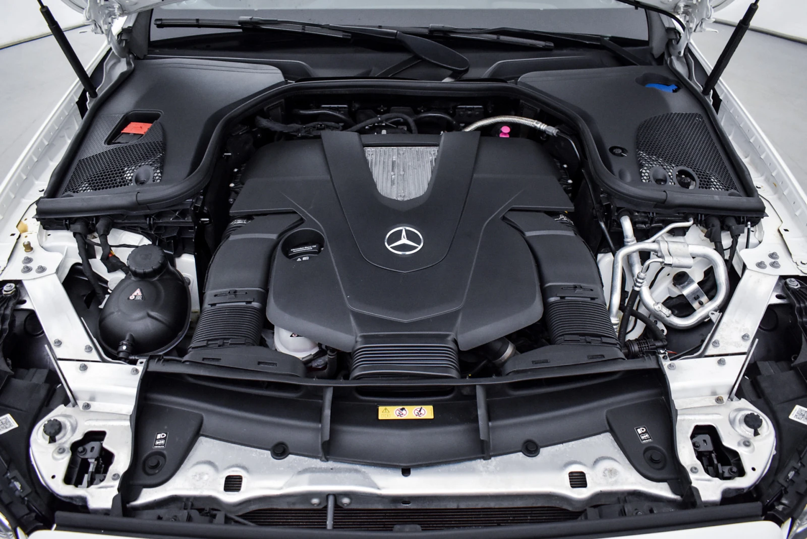 Mercedes-Benz E 450 4Matic AMG exterior    | Mobile.bg   16