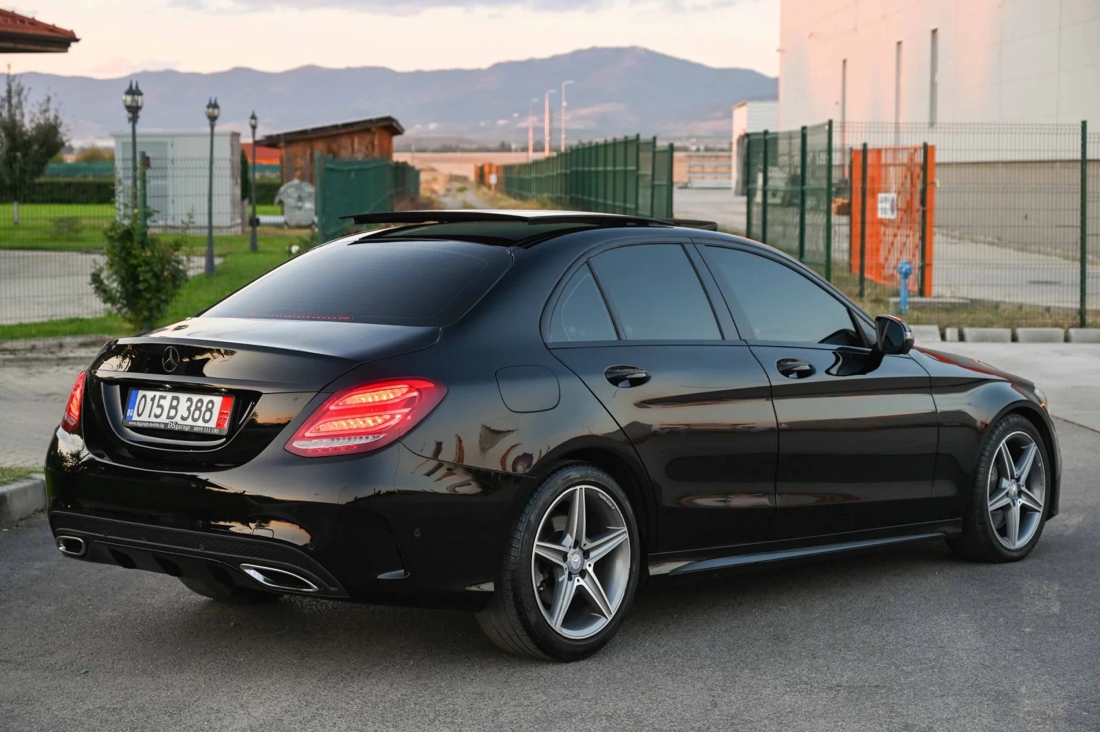 Mercedes-Benz C 300 AMG* 4MATIK* КАМЕРА360* ПАНОРАМА - изображение 6