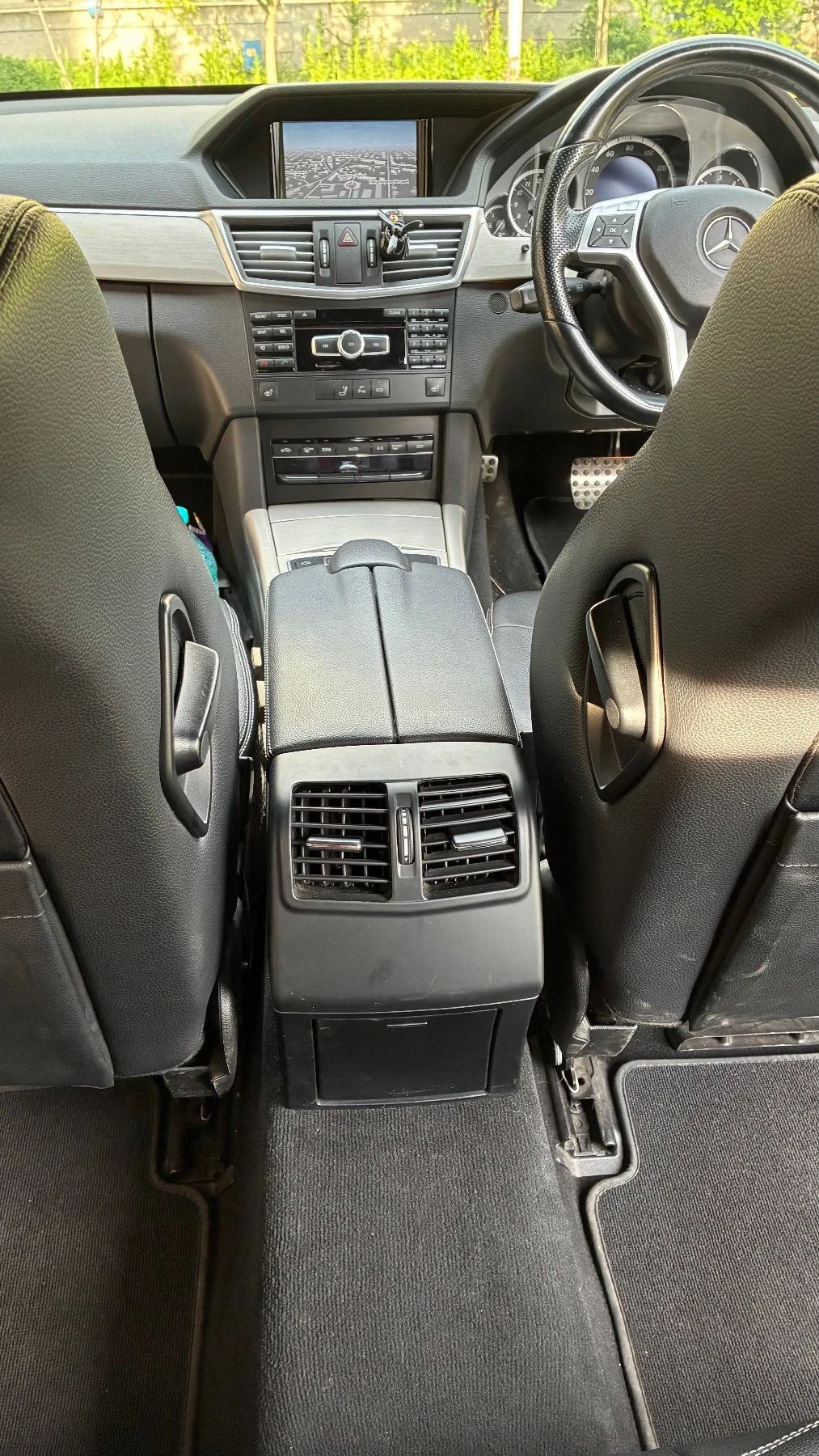 Mercedes-Benz E 220 Sport  - изображение 8