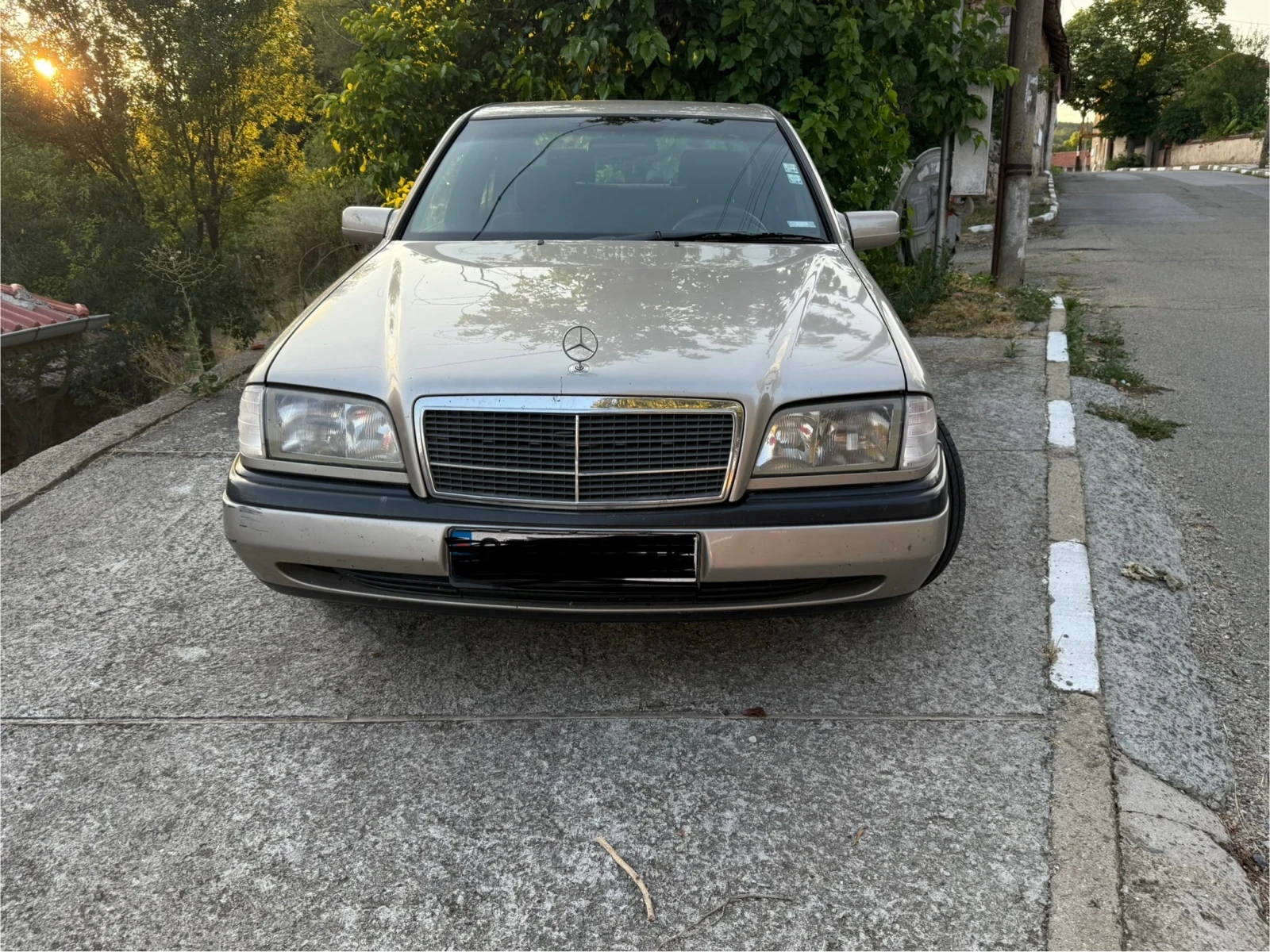 Mercedes-Benz C 180  - изображение 3