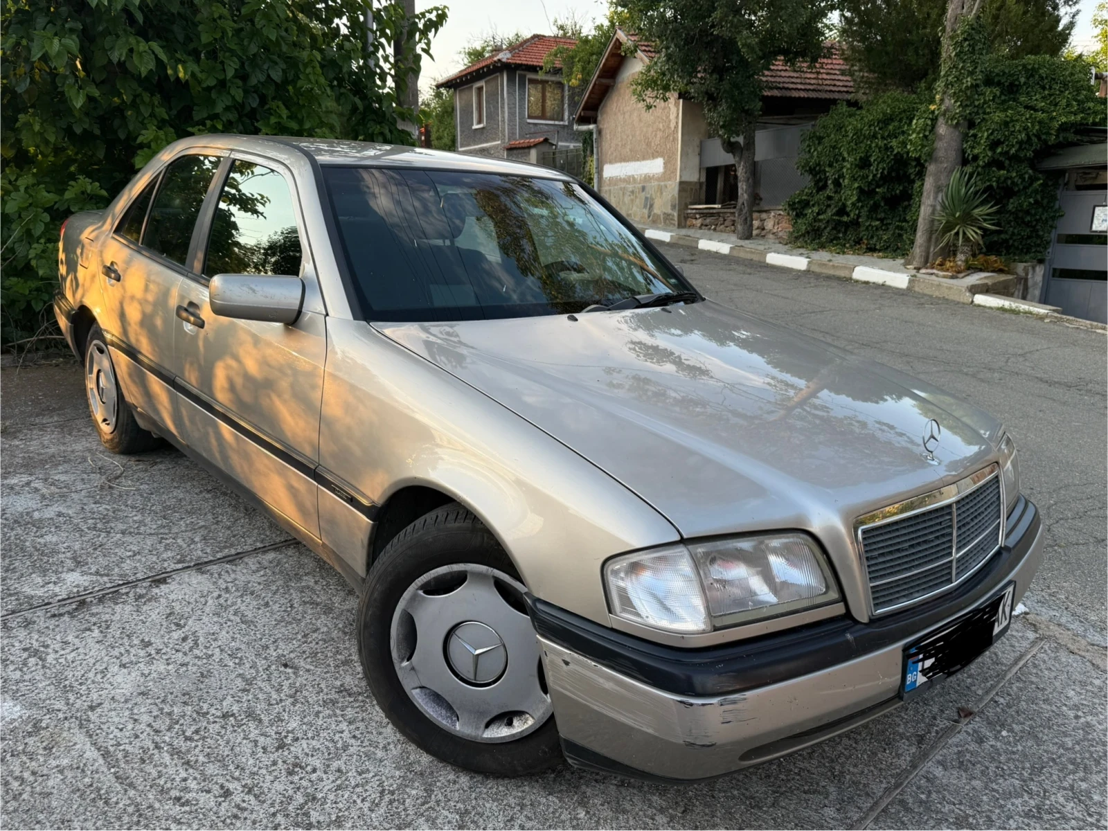 Mercedes-Benz C 180  - изображение 3