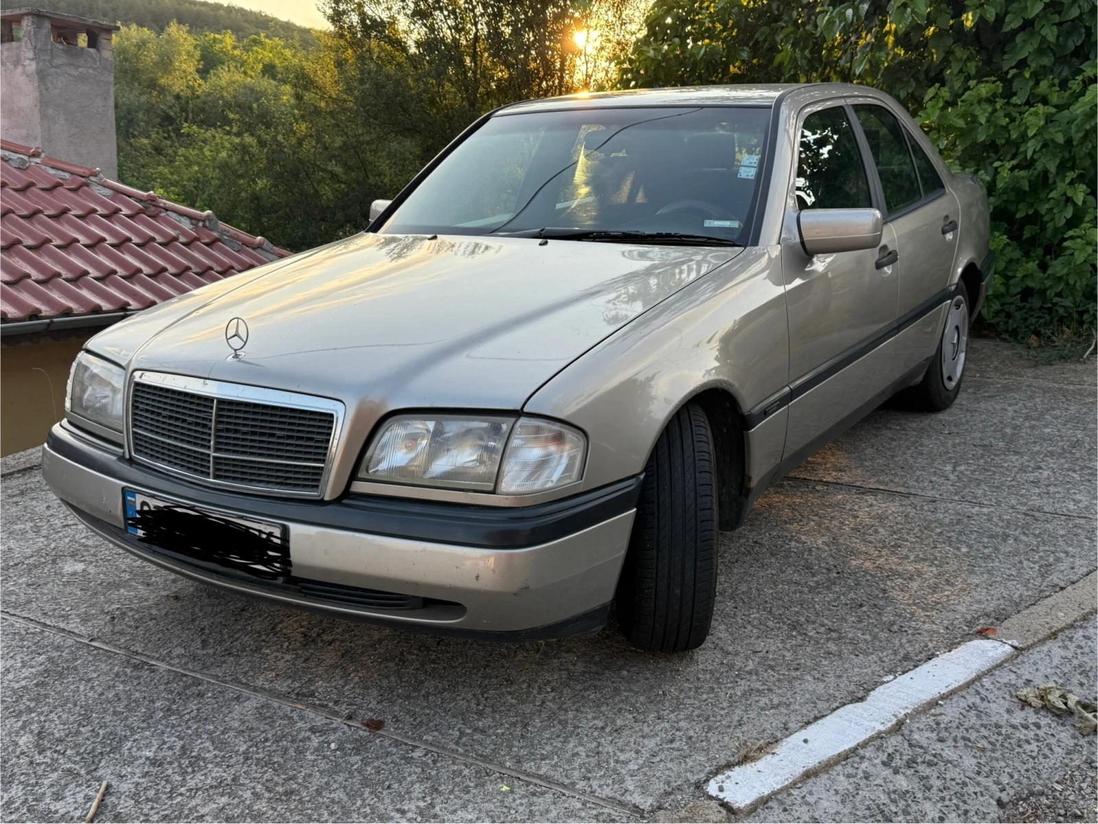 Mercedes-Benz C 180  - изображение 2
