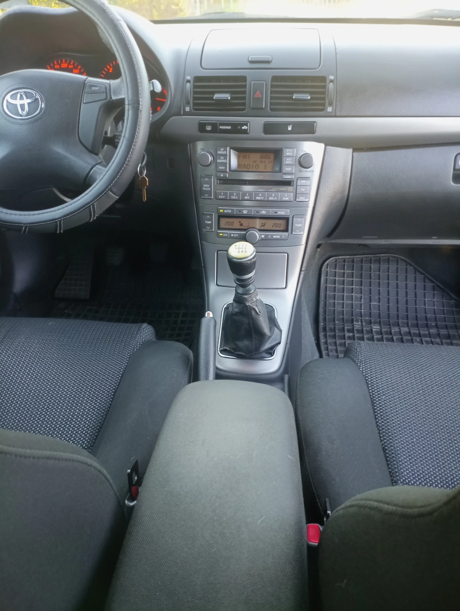 Toyota Avensis  - изображение 10