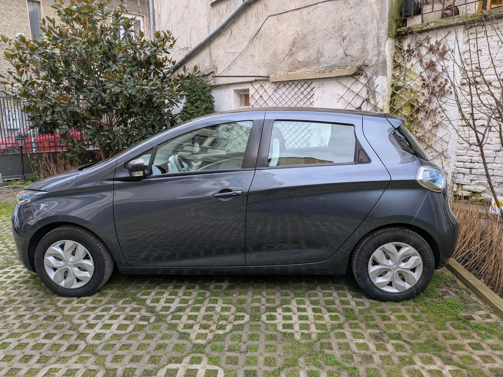 Renault Zoe Z.E. 40 Life + Гаранция - изображение 3