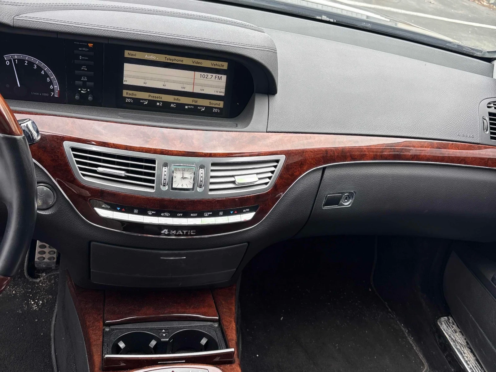 Mercedes-Benz S 550 4Matic* Harman Kardon* Обдухване* Distronic* TV, снимка 9 - Автомобили и джипове - 54414236
