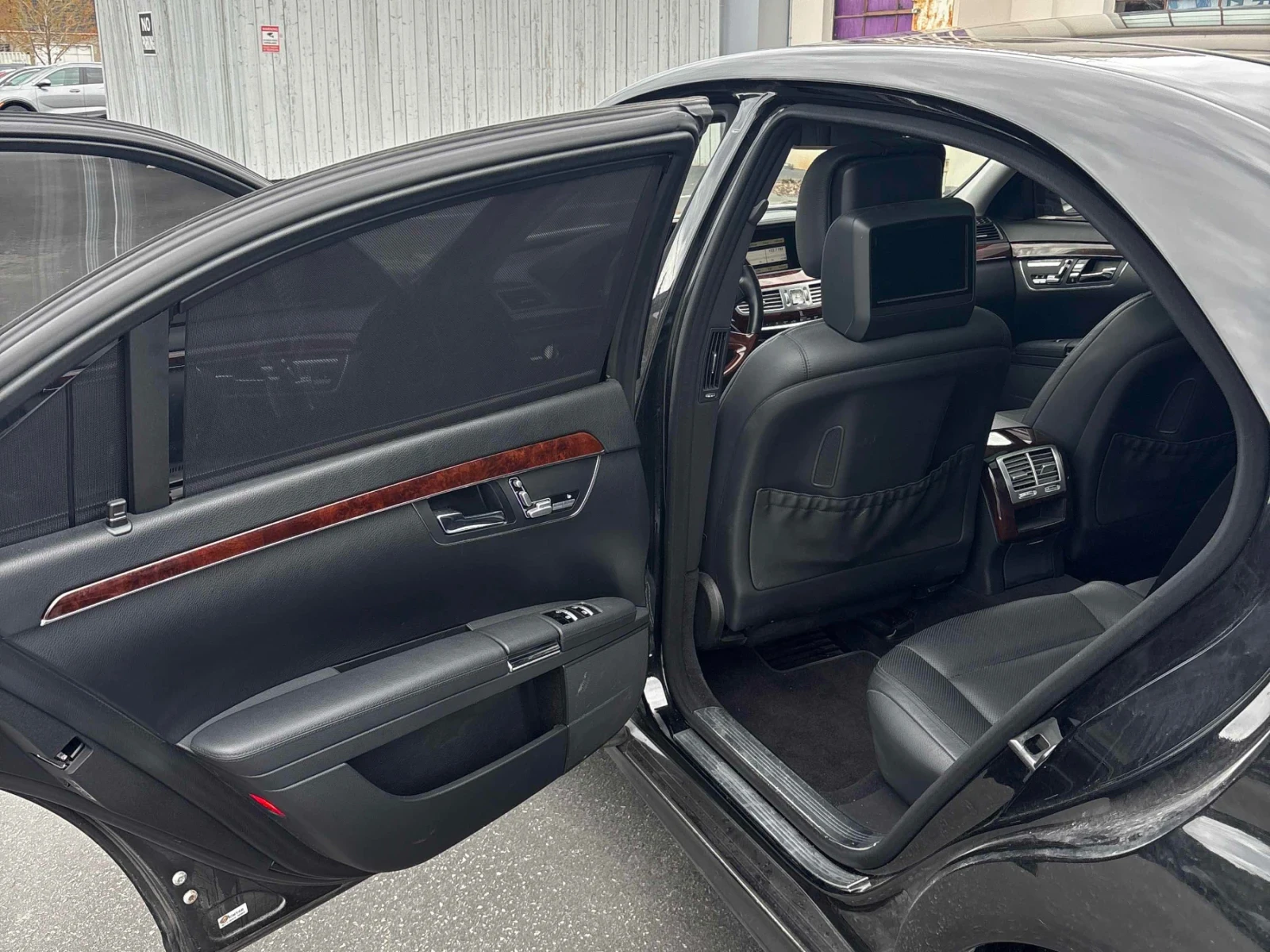 Mercedes-Benz S 550 4Matic* Harman Kardon* Обдухване* Distronic* TV, снимка 7 - Автомобили и джипове - 54414236