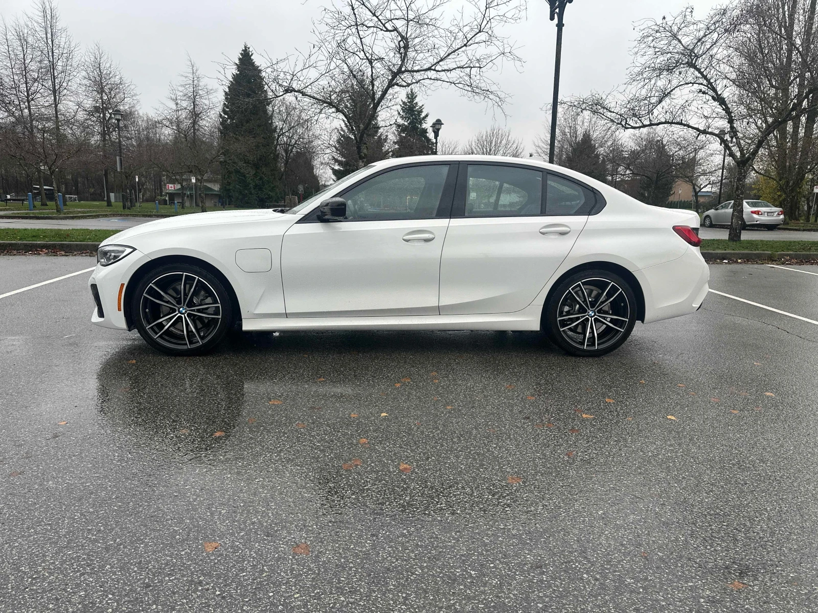 BMW 330 E HYBRID * * M ПАКЕТ * * CARFAX * * АВТО КРЕДИТ, снимка 4 - Автомобили и джипове - 54633408