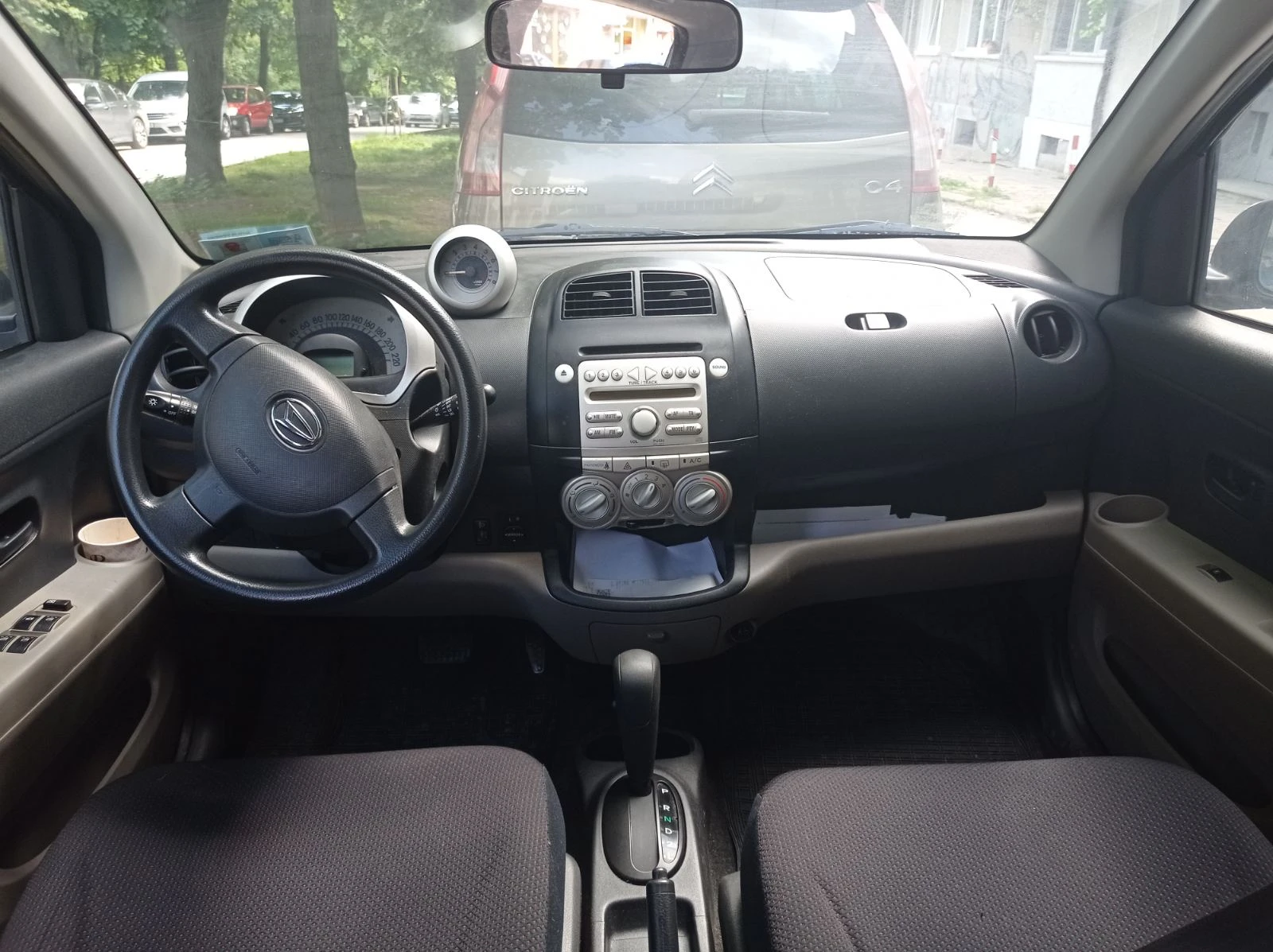 Daihatsu Sirion АВТОМАТИК-ГАЗ, снимка 6 - Автомобили и джипове - 54780249