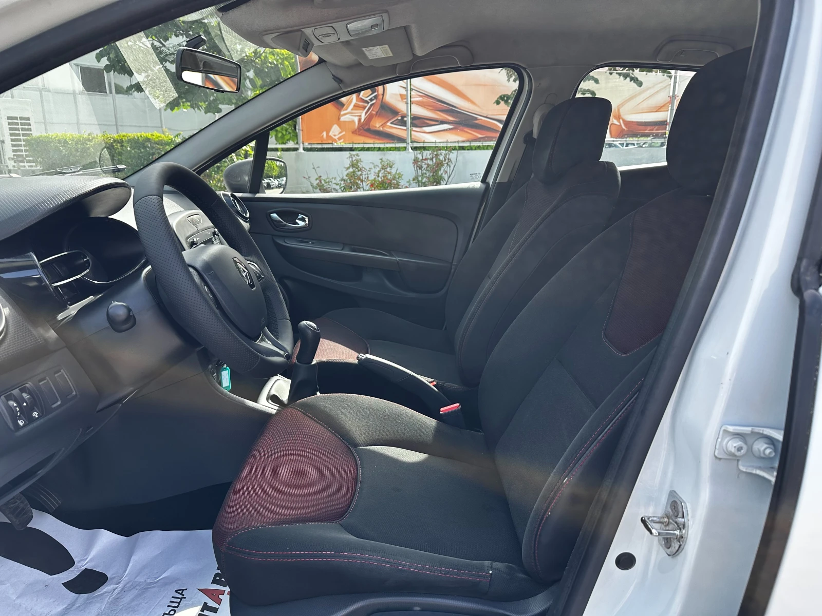 Renault Clio 1.5dci, снимка 7 - Автомобили и джипове - 54843848