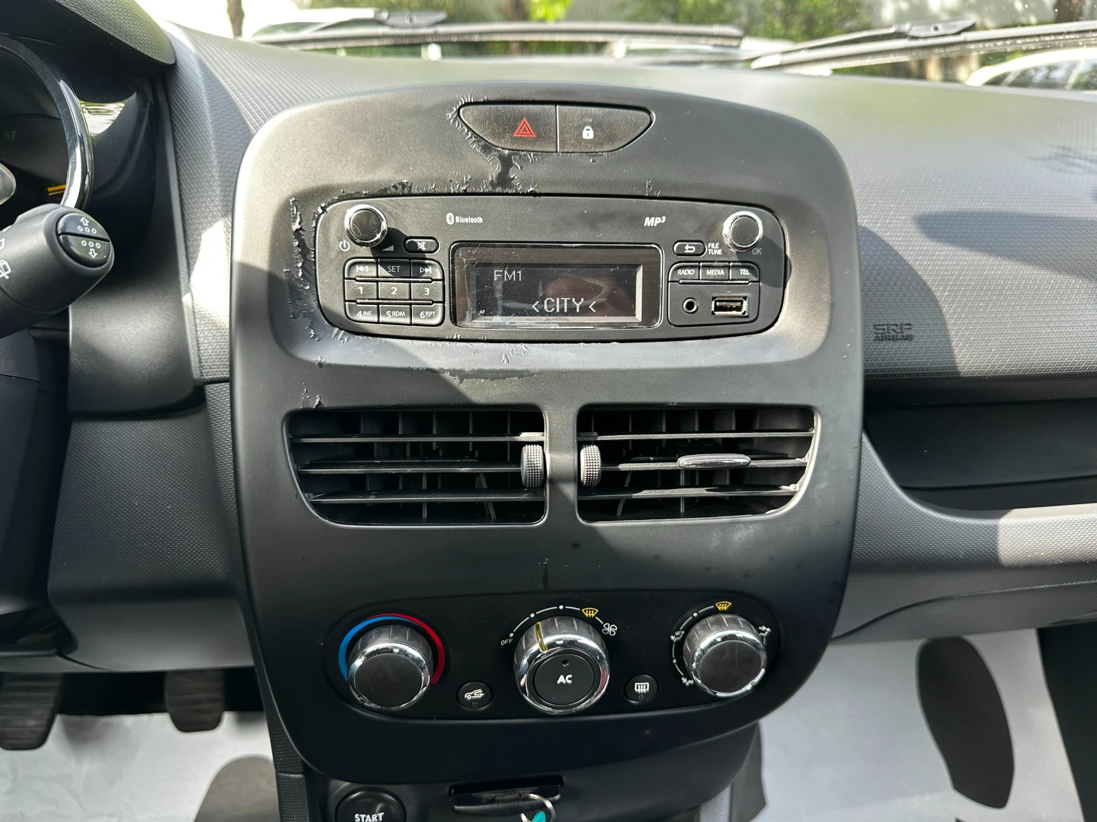 Renault Clio 1.5dci, снимка 12 - Автомобили и джипове - 54843848