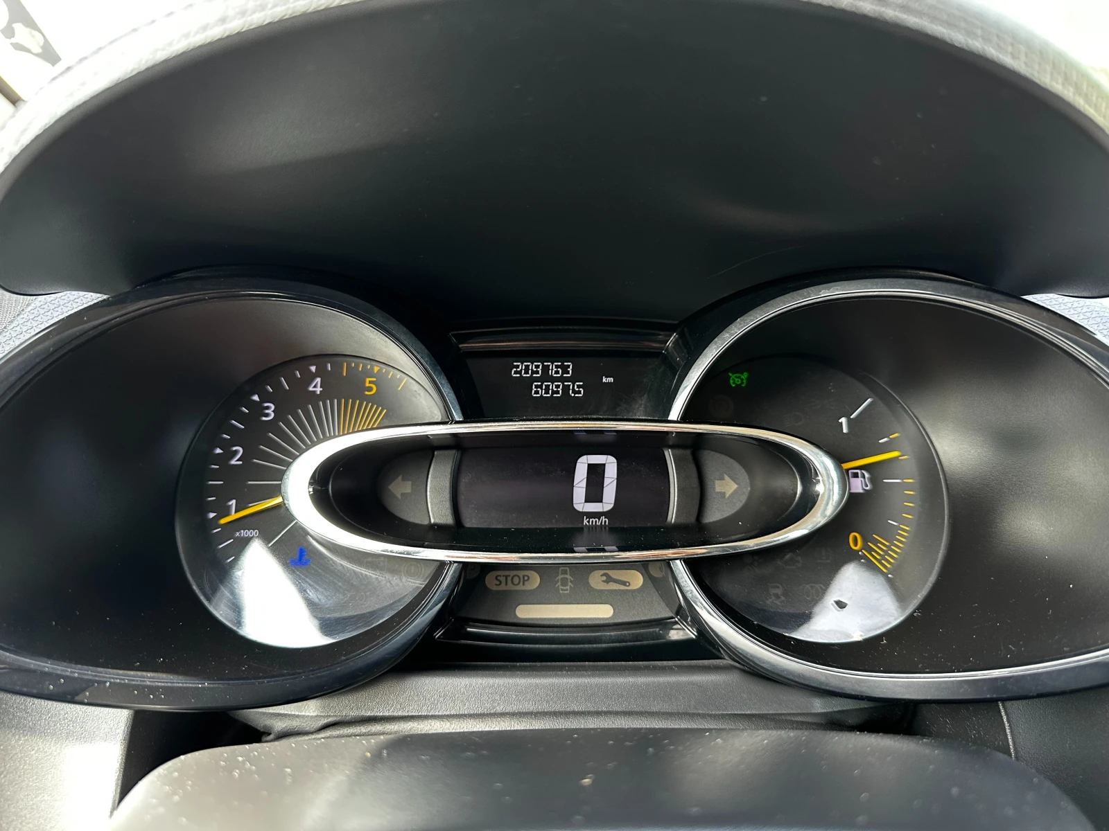 Renault Clio 1.5dci, снимка 14 - Автомобили и джипове - 54843848