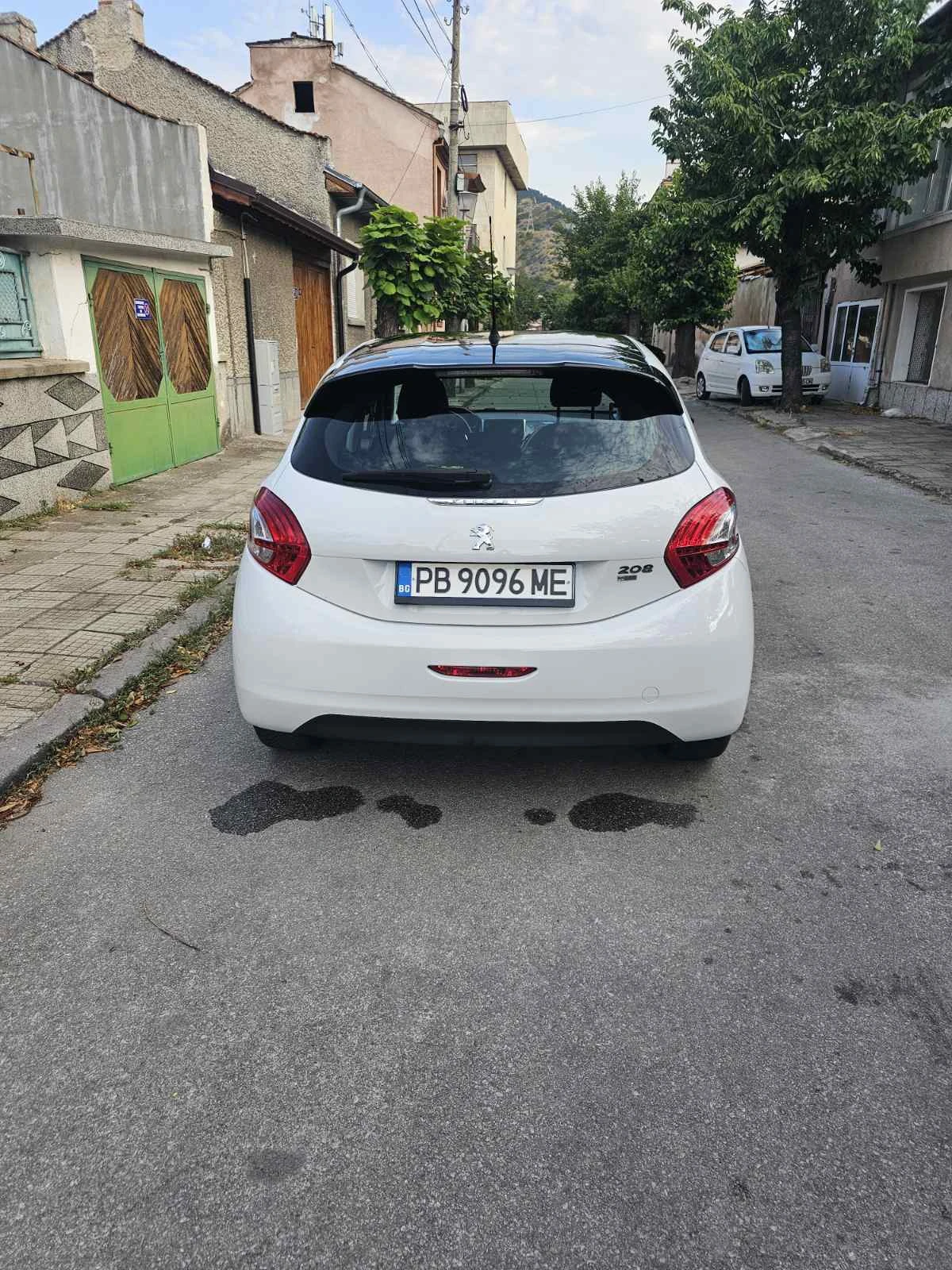 Peugeot 208 1.4, снимка 2 - Автомобили и джипове - 55070792